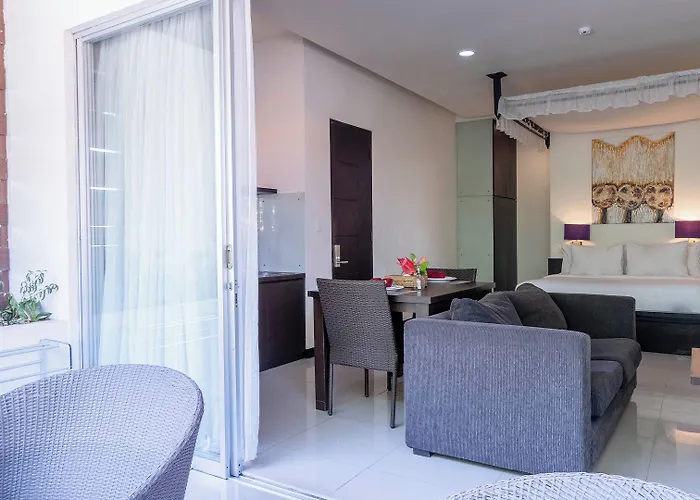 Swiss-belcourt Sunset 公寓式酒店 4*